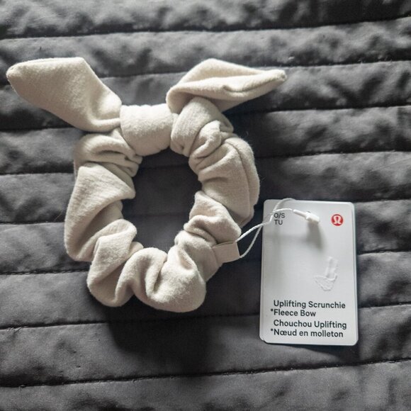 NWT Lululemon Uplifting Scrunchie *Fleece Bow - Natural Ivory - Picture 1 of 2